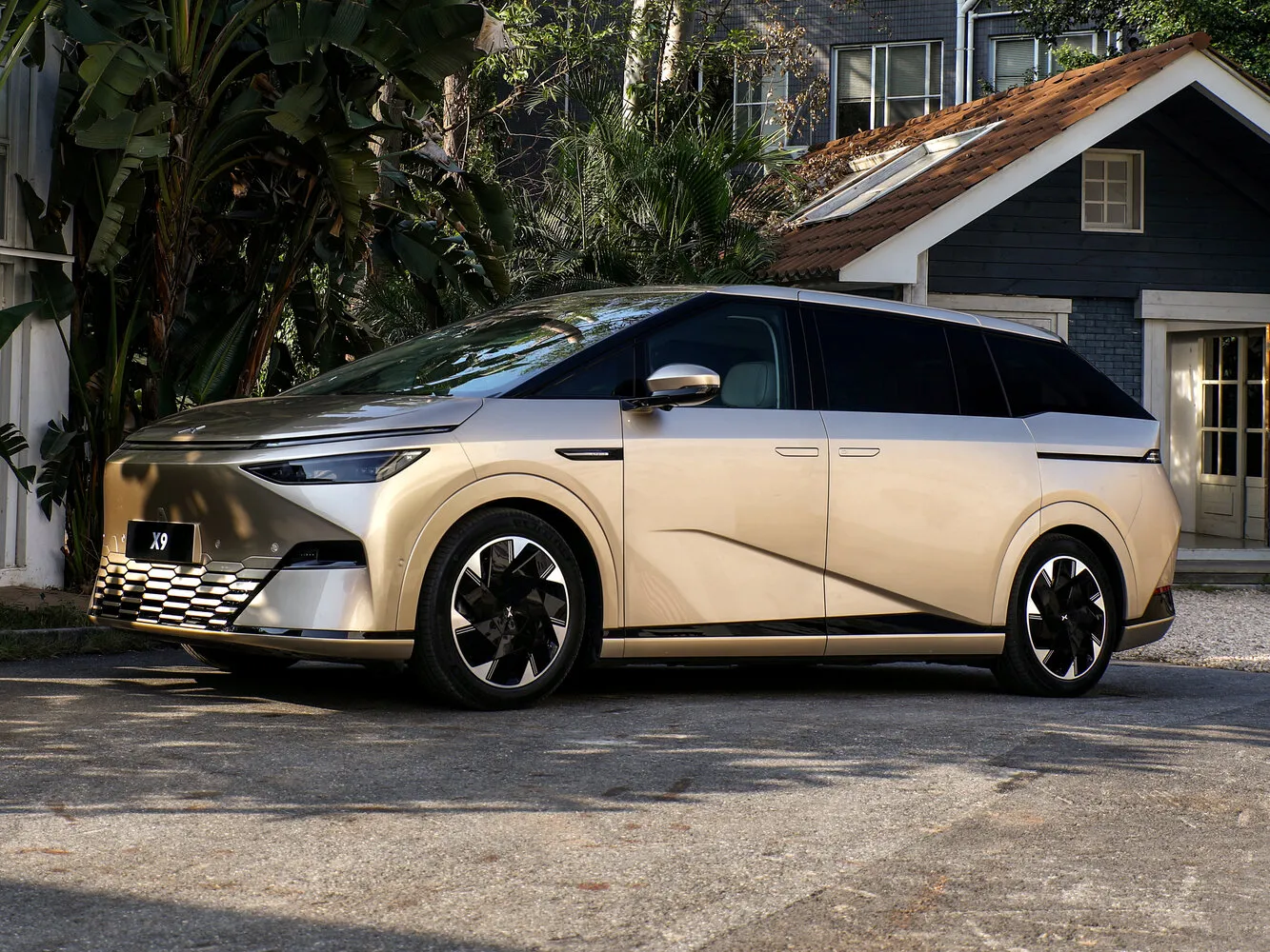 Xpeng X9 I