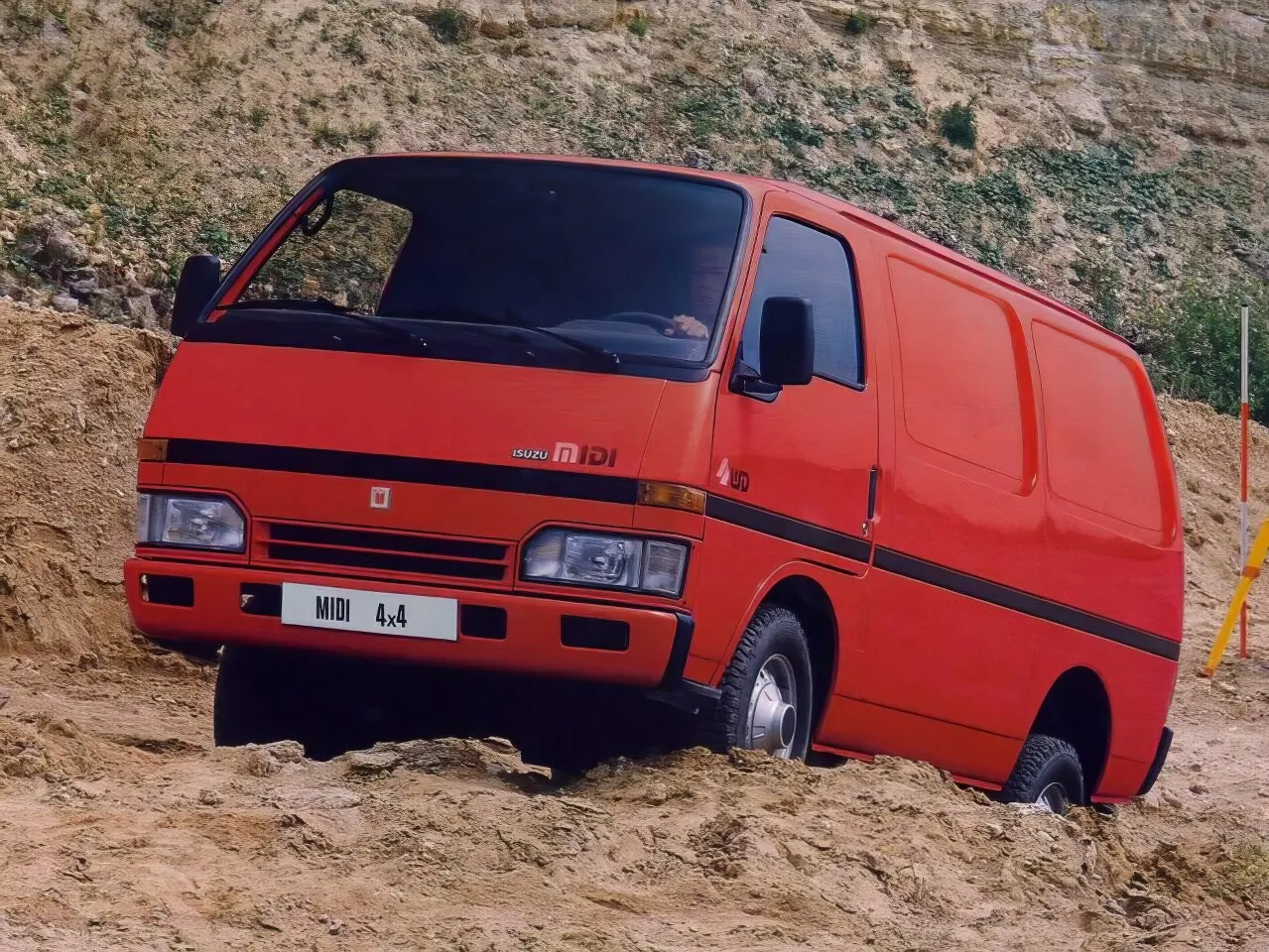 Isuzu Midi 