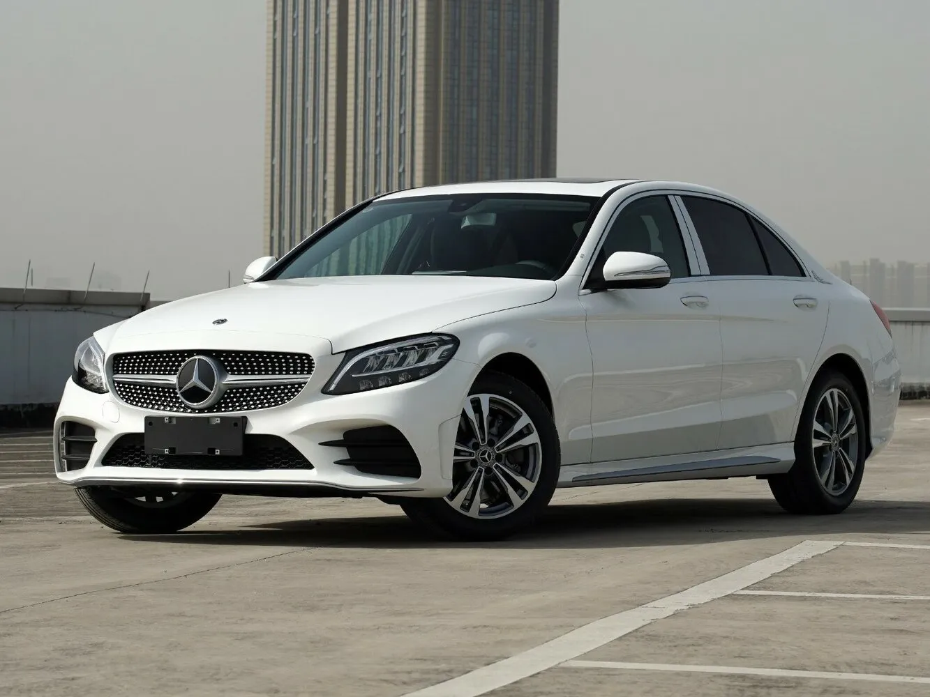 Mercedes-Benz C-Класс 260 L 1.5 AT (184 л.с.) 4WD
