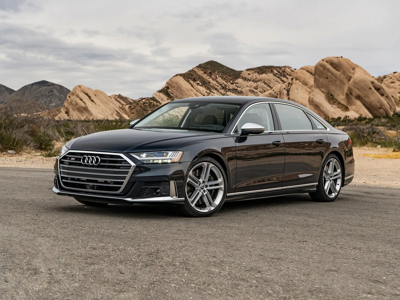 Audi S8 Long 4.0 AT (571 л.с.) 4WD
