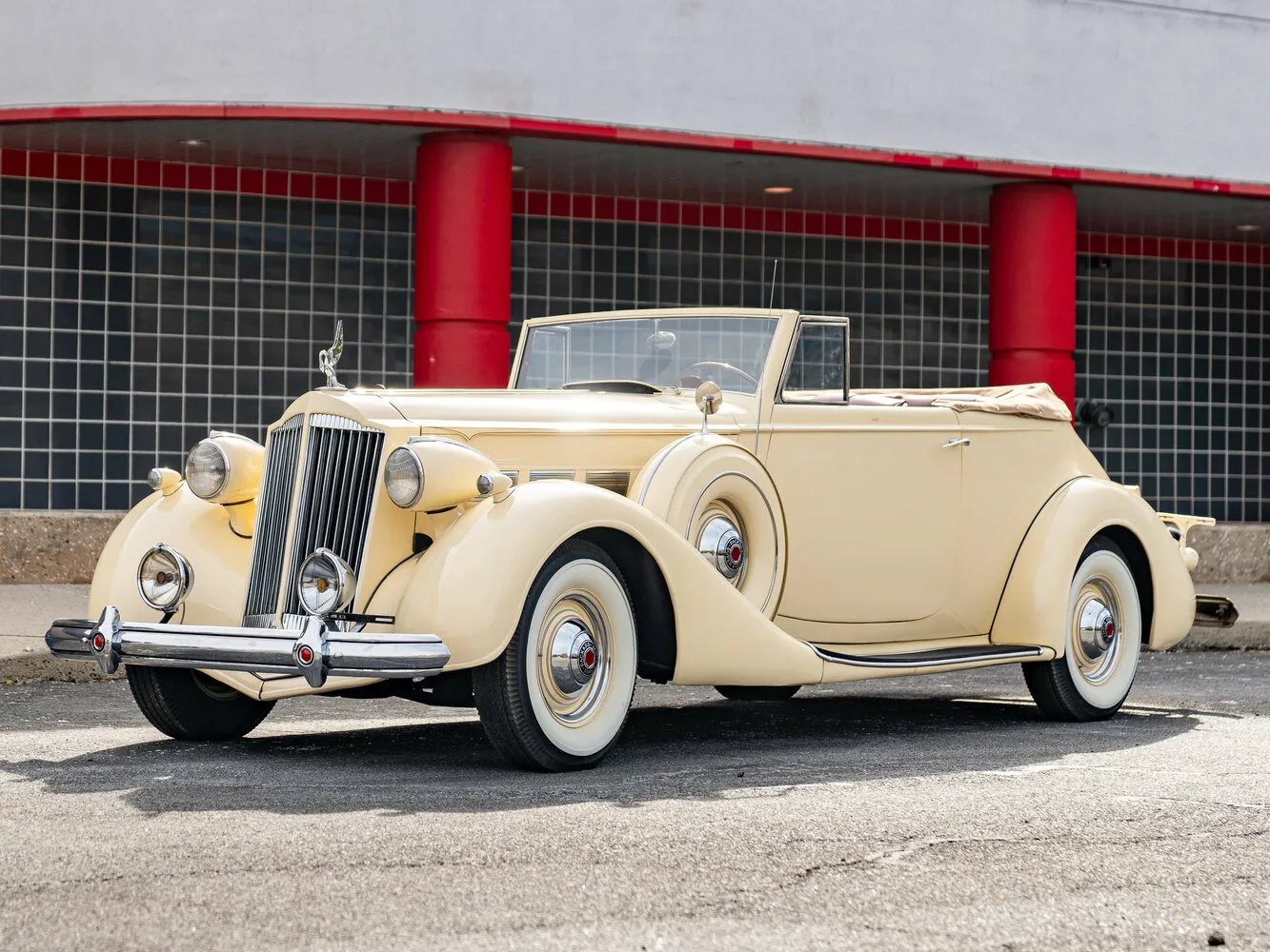 Packard Super Eight 