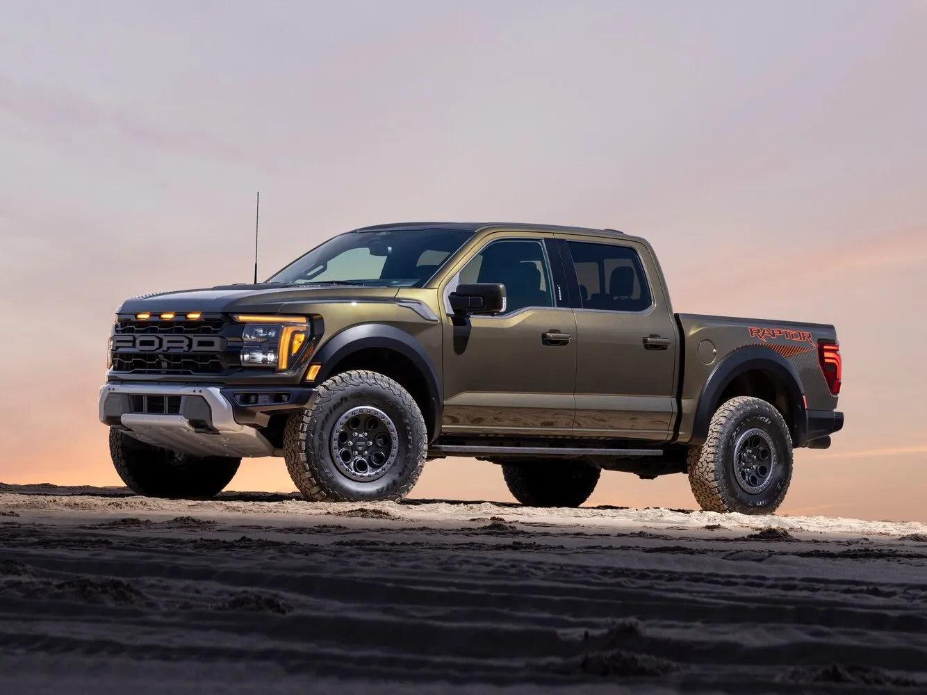 Ford F-150 Raptor 3.5 AT (450 л.с.) 4WD