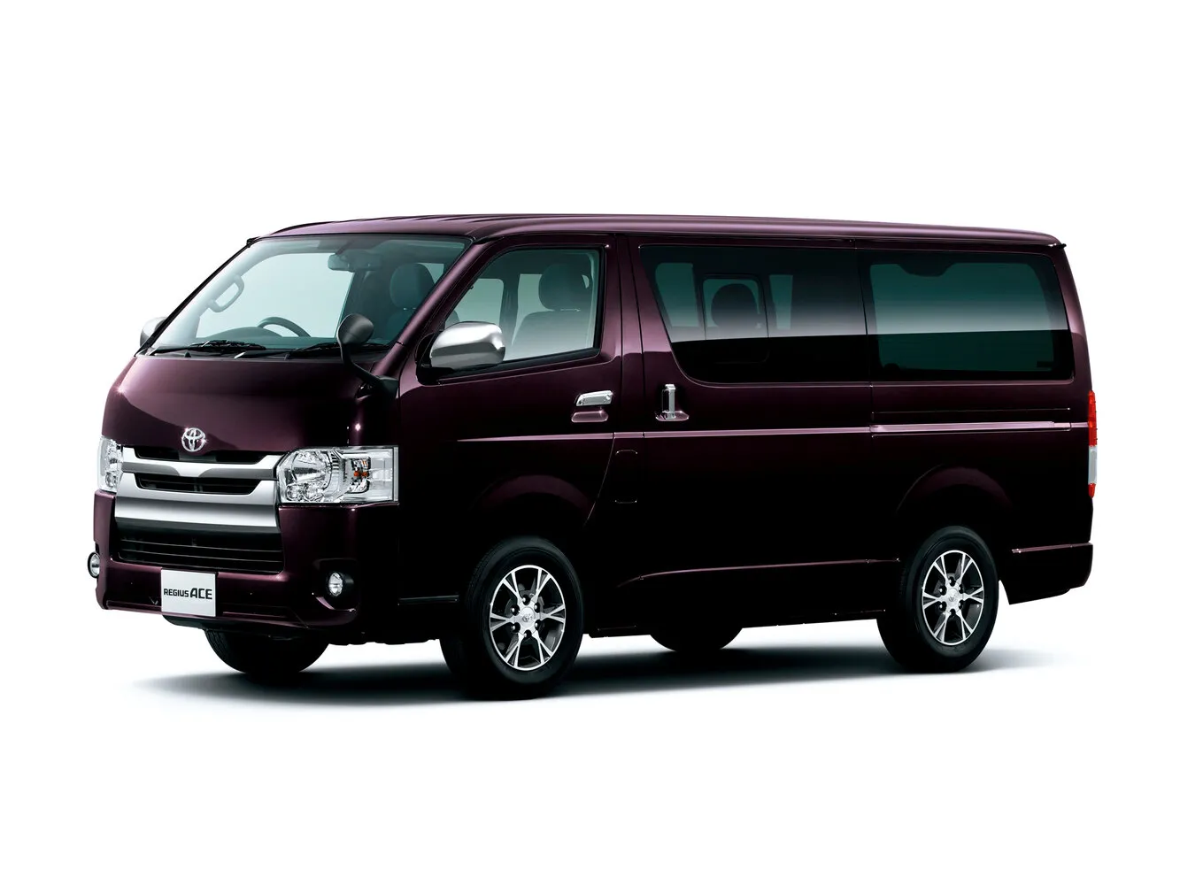 Toyota RegiusAce H200 Рестайлинг 3