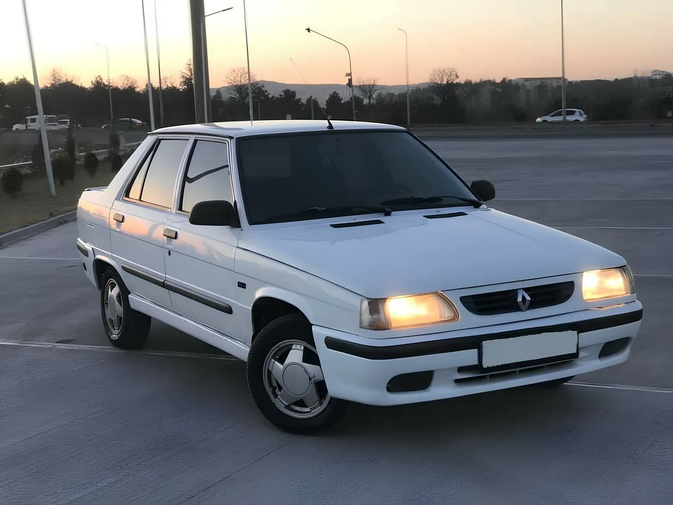 Renault 9 Broadway