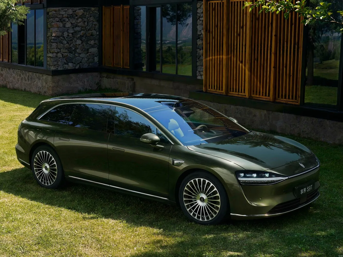 Stelato S9 53.4 kWh 1.5hyb AT (309 л.с.)