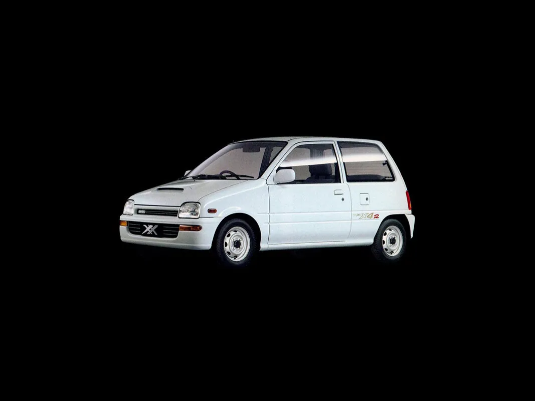 Daihatsu Mira 0.7 MT (64 л.с.) 4WD