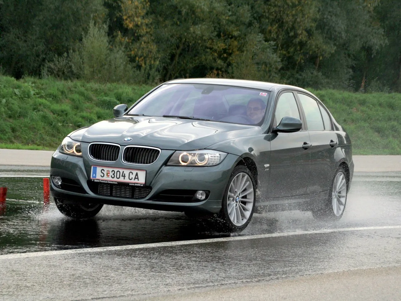 BMW 3 серии 320i 2.0 MT (170 л.с.)