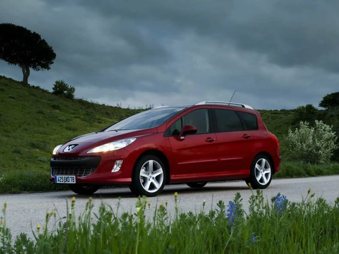 Peugeot 308 1.6 AT (120 л.с.)