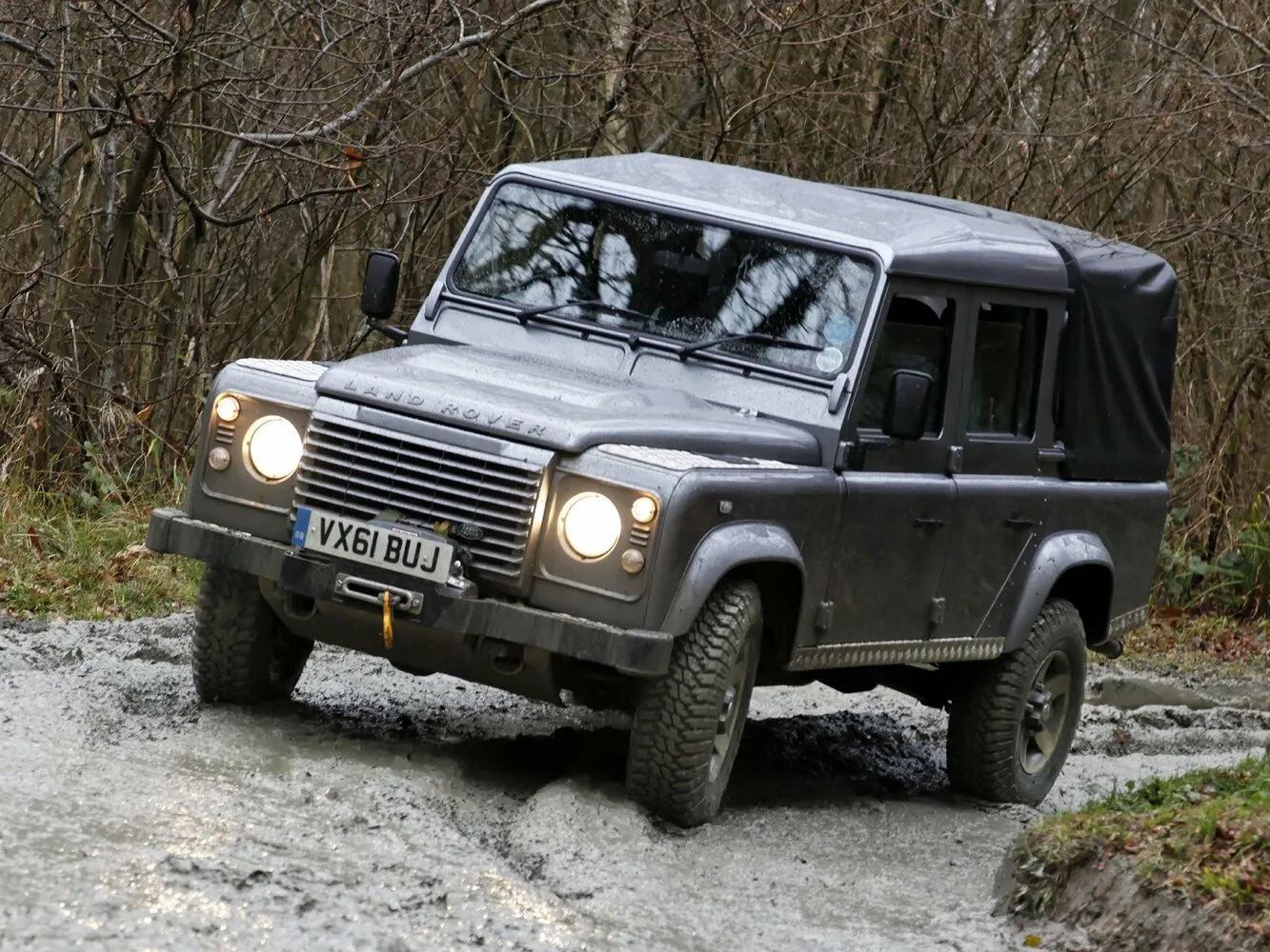 Land Rover Defender 110 2.2d MT (122 л.с.) 4WD