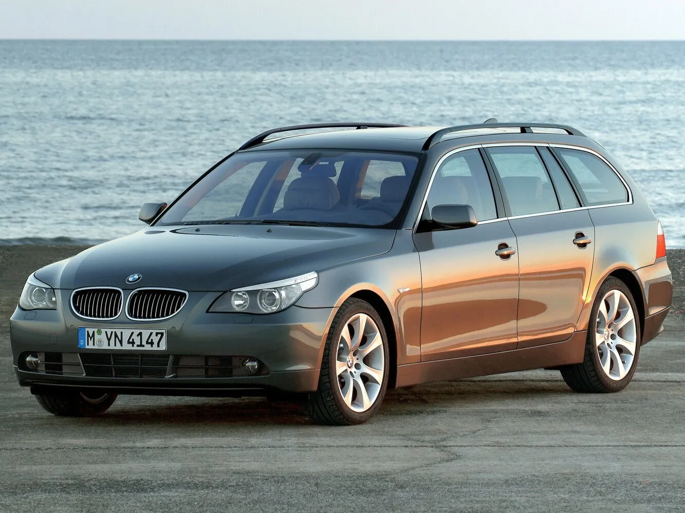 BMW 5 серии 525d 2.5d MT (177 л.с.)