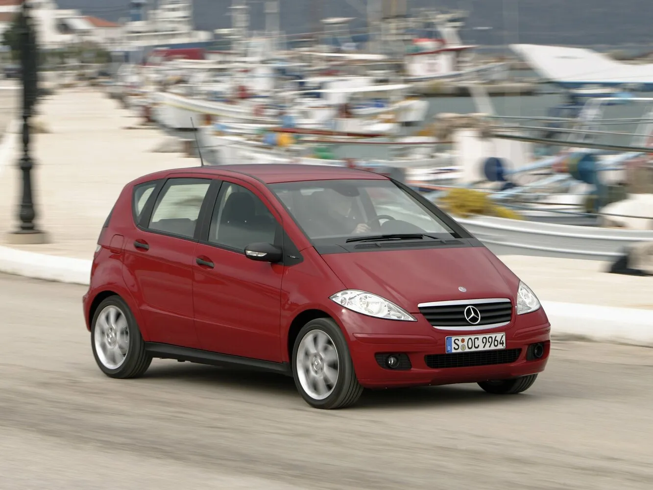 Mercedes-Benz A-Класс 200 2.0 MT (193 л.с.)
