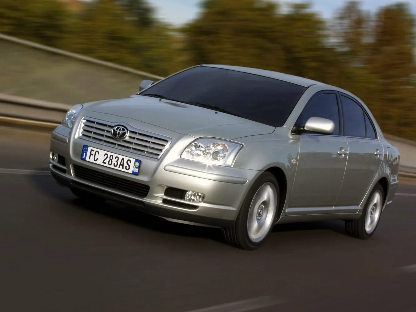 Toyota Avensis 1.6 MT (110 л.с.)