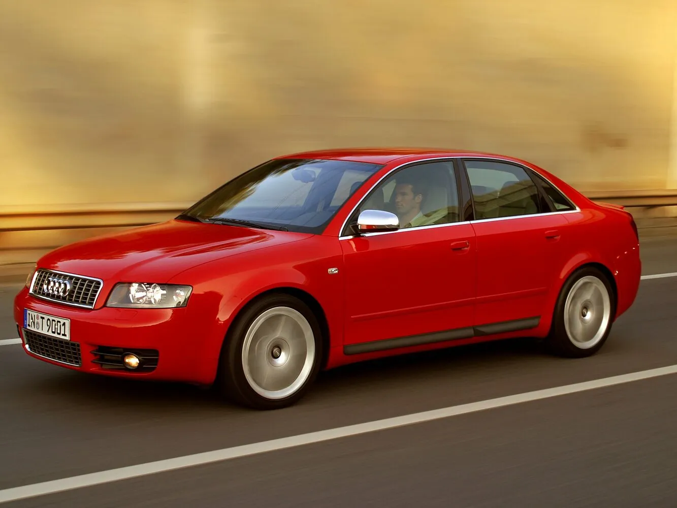 Audi S4 4.2 AT (344 л.с.) 4WD