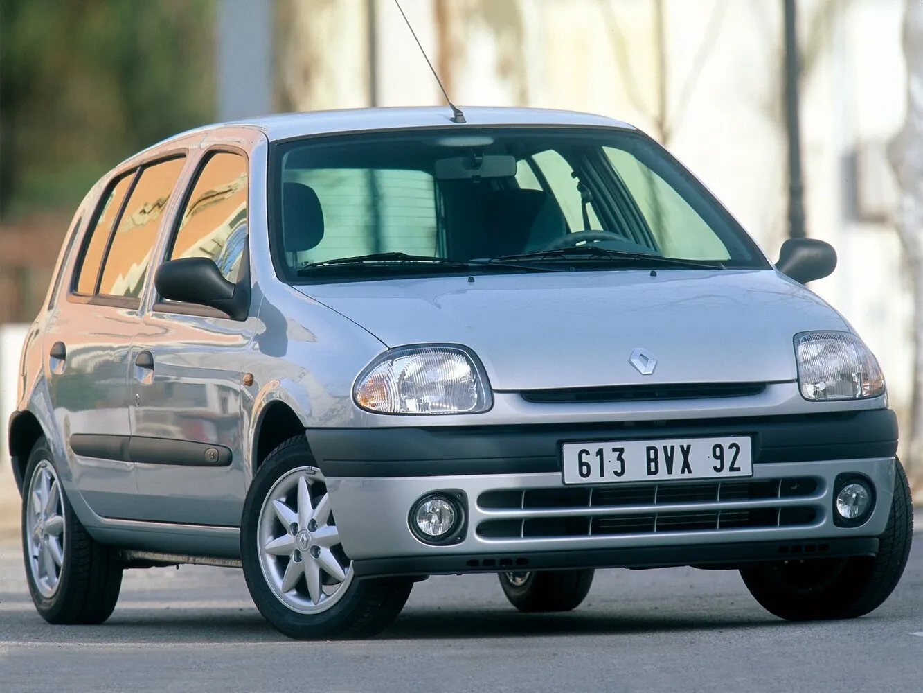 Renault Clio 1.9d MT (64 л.с.)