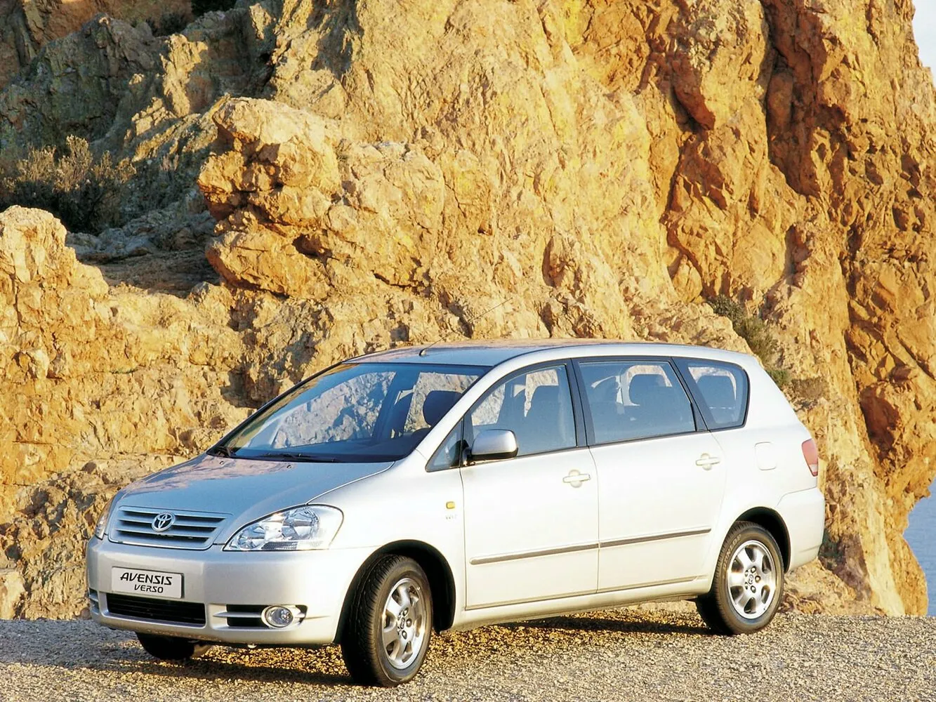 Toyota Avensis Verso I