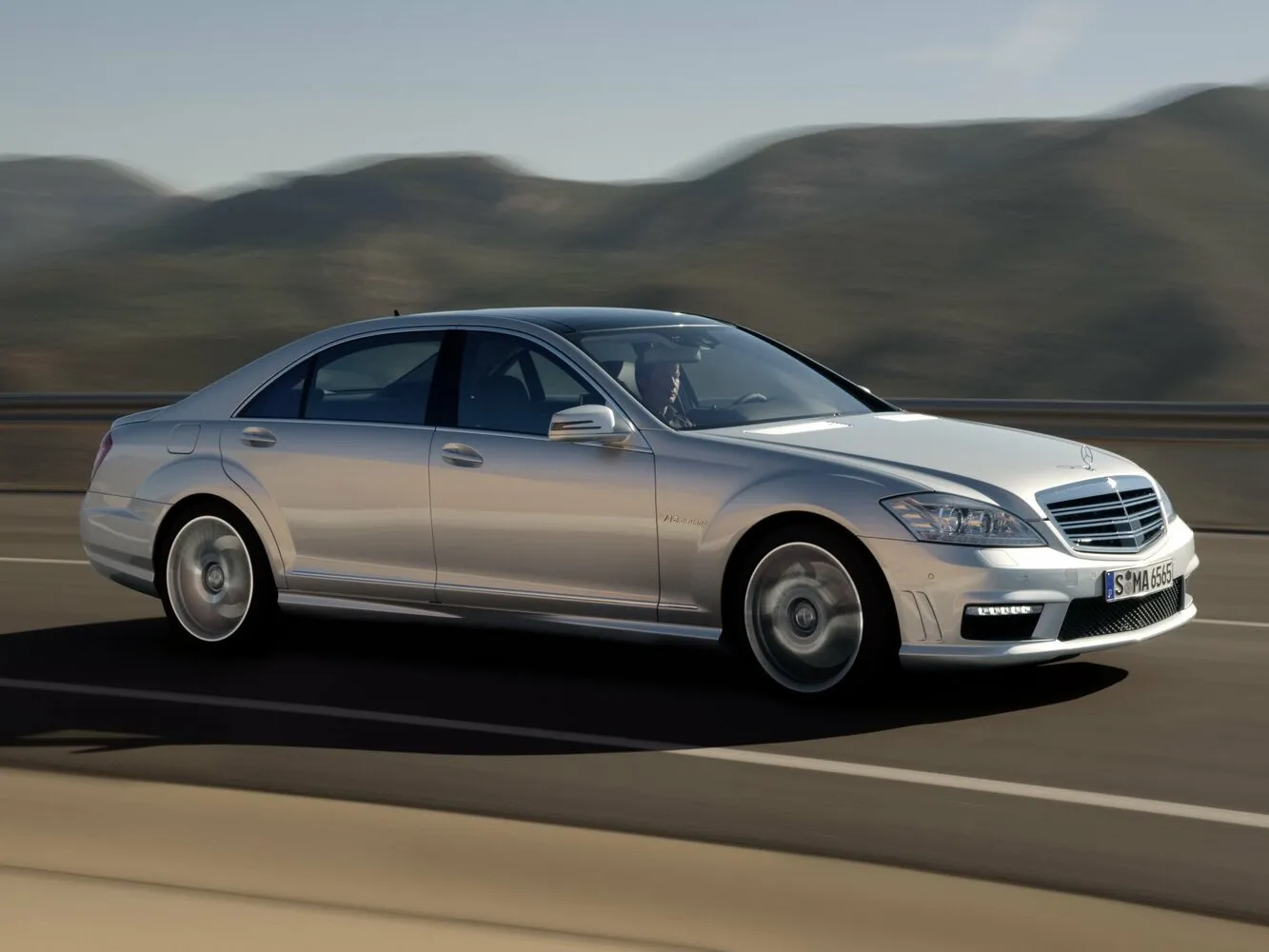 Mercedes-Benz S-Класс AMG 63 AMG Long 6.2 AT (525 л.с.)