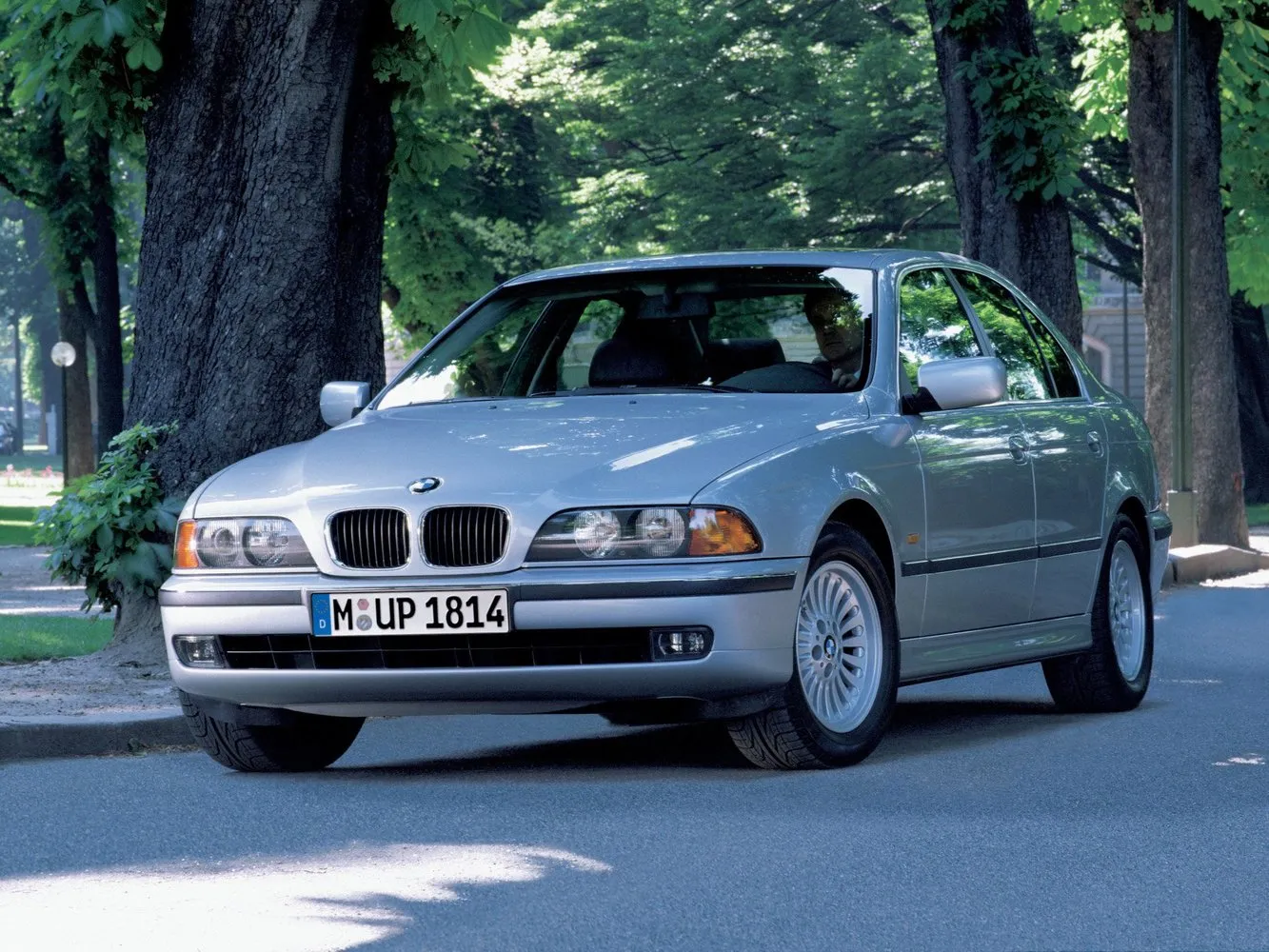 BMW 5 серии IV (E39)