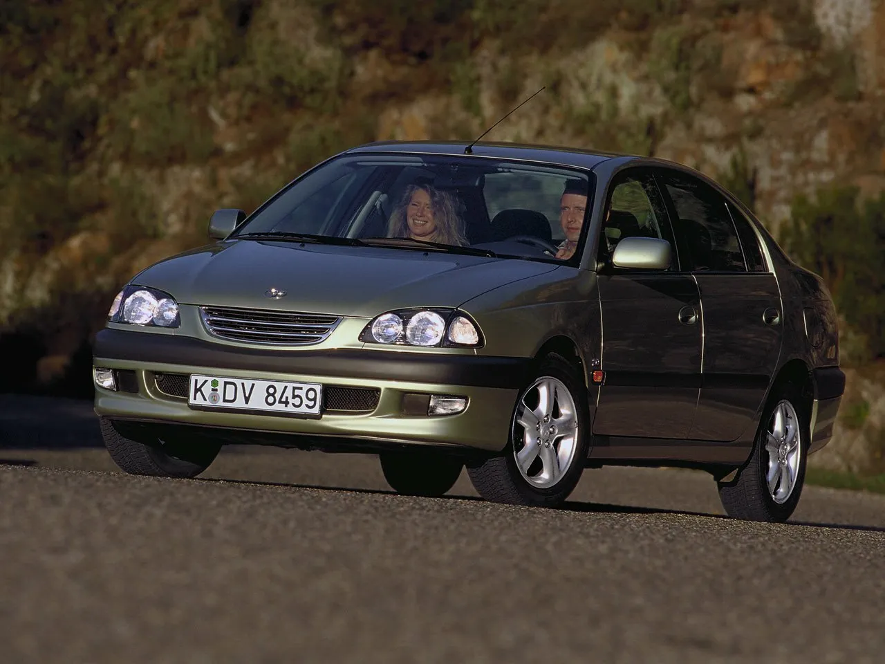 Toyota Avensis I