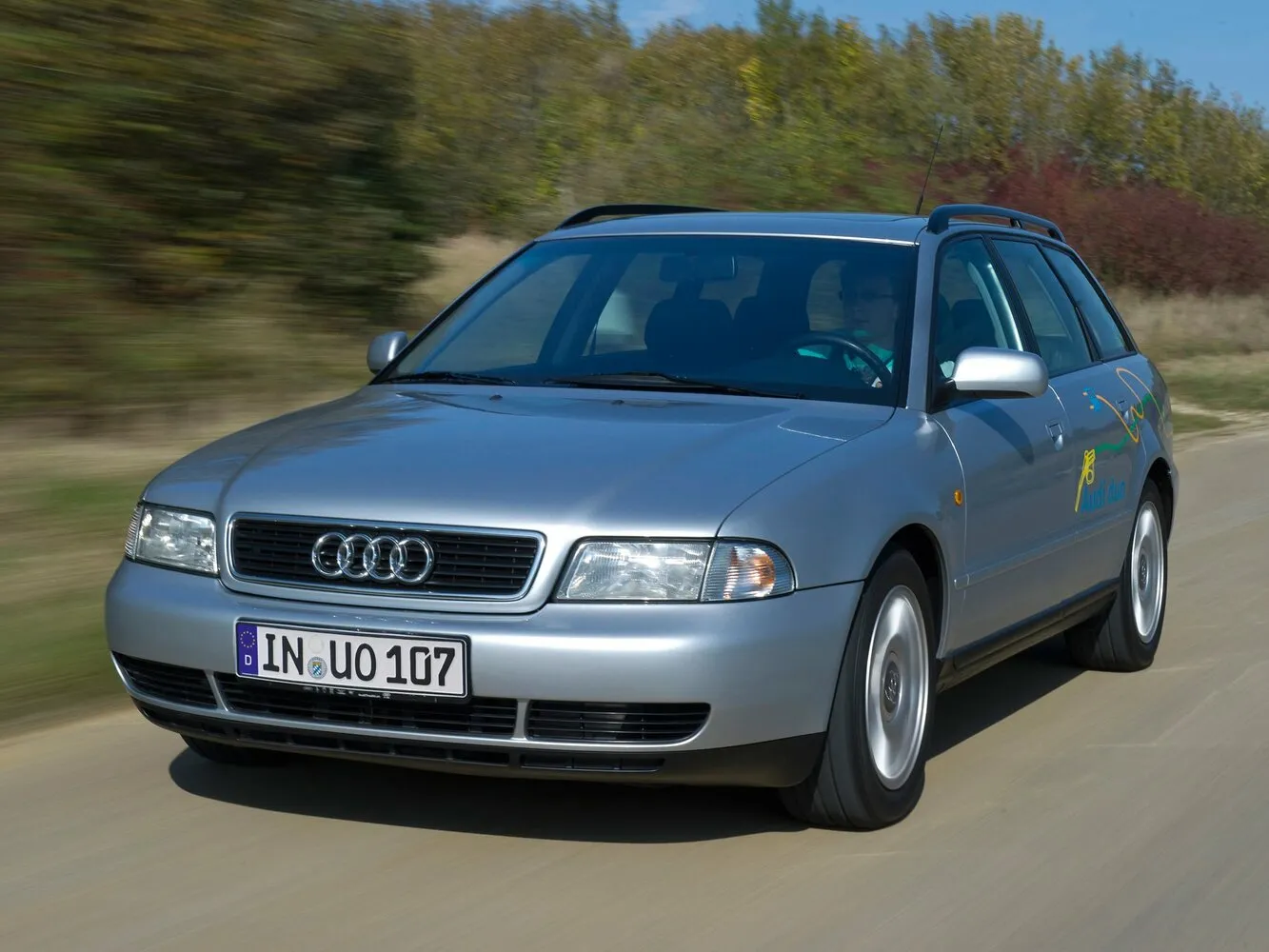Audi A4 1.6 MT (101 л.с.)