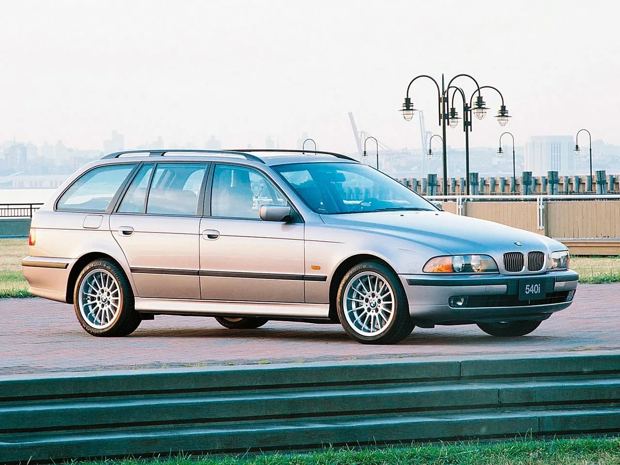 BMW 5 серии 525d 2.5d AT (163 л.с.)
