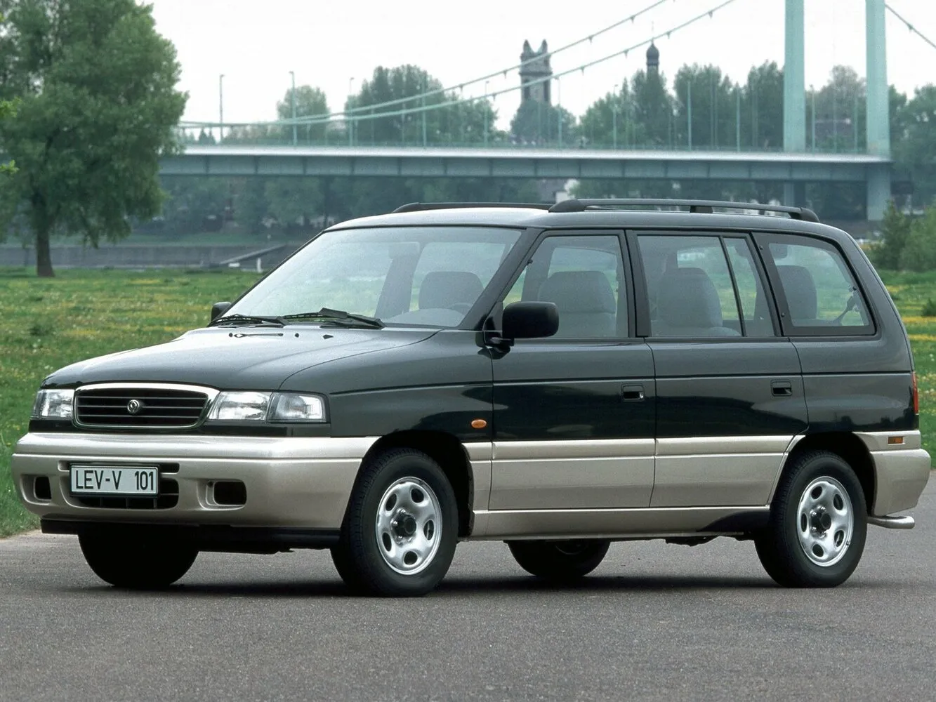 Mazda MPV I (LV)