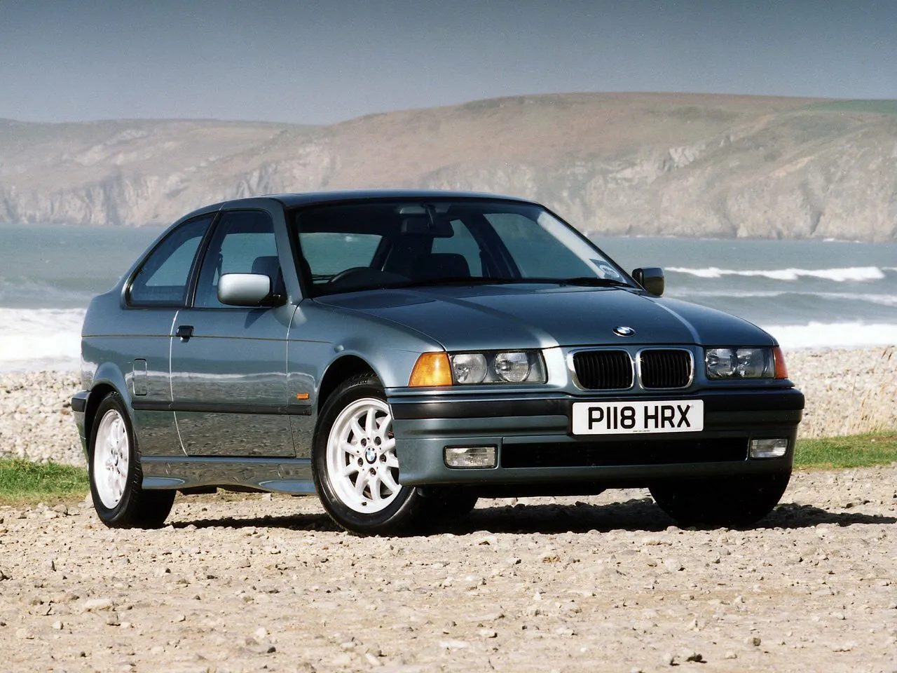 BMW 3 серии 318i 1.9 AT (140 л.с.)