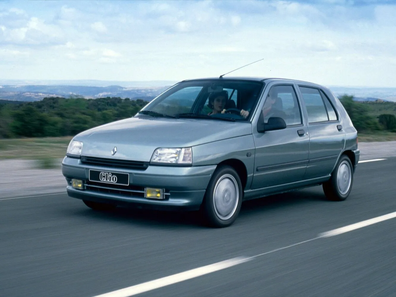 Renault Clio RT 1.4 MT (75 л.с.)