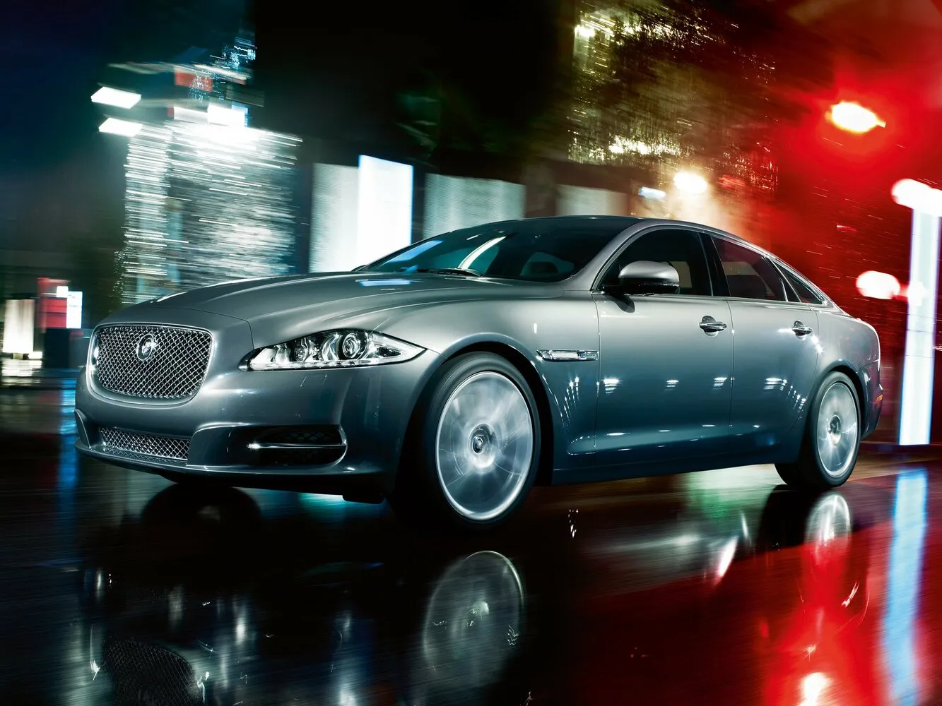 Jaguar XJ IV (X351)