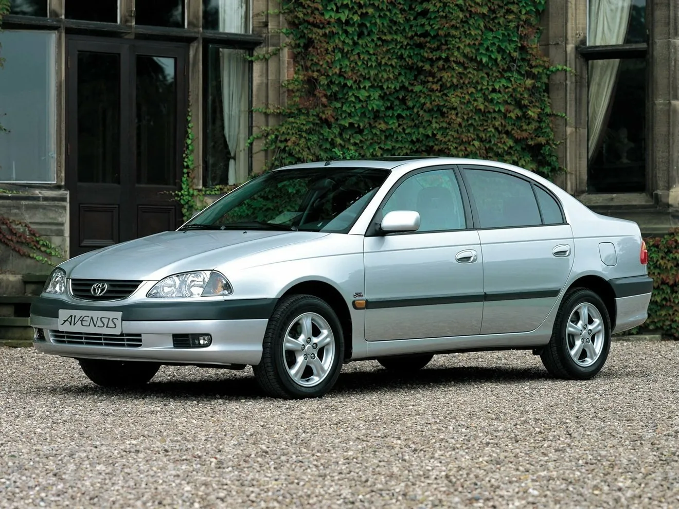 Toyota Avensis I Рестайлинг