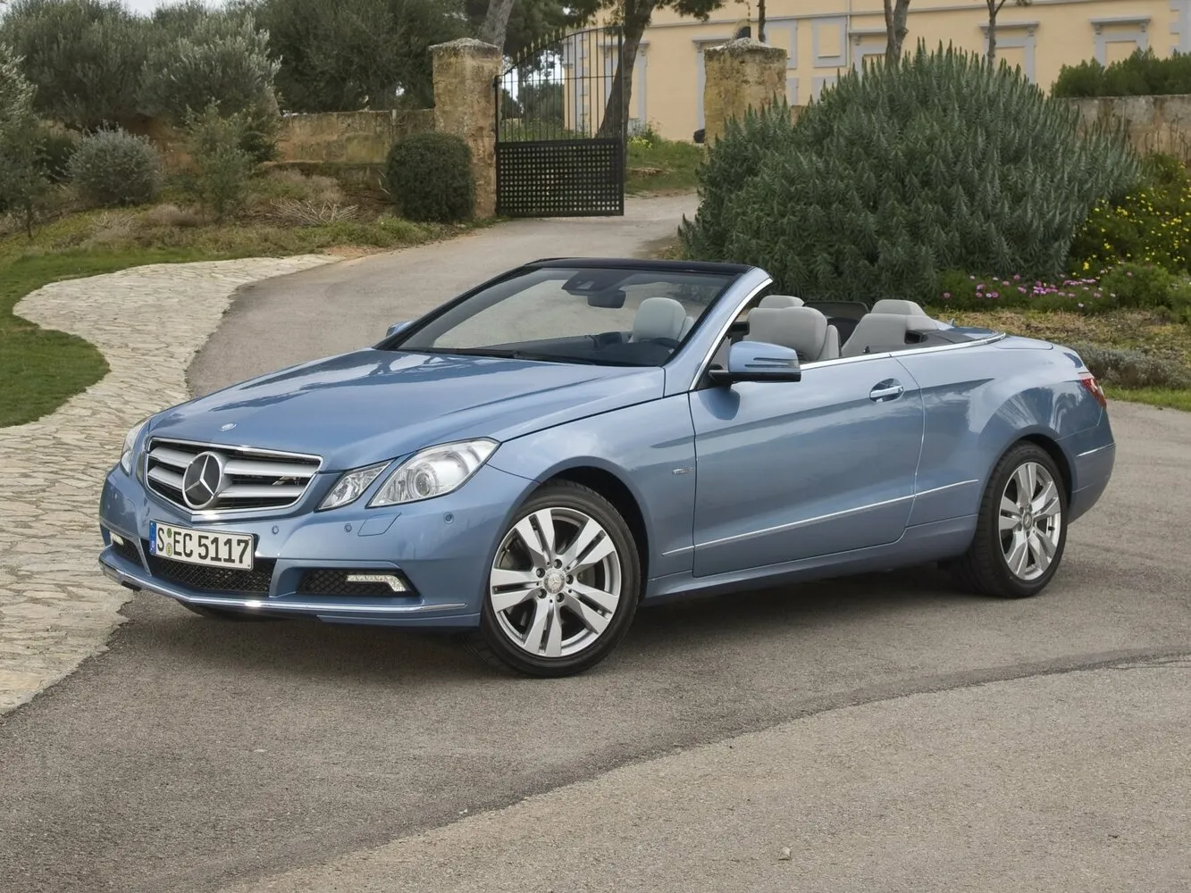 Mercedes-Benz E-Класс 220 2.1d MT (163 л.с.)