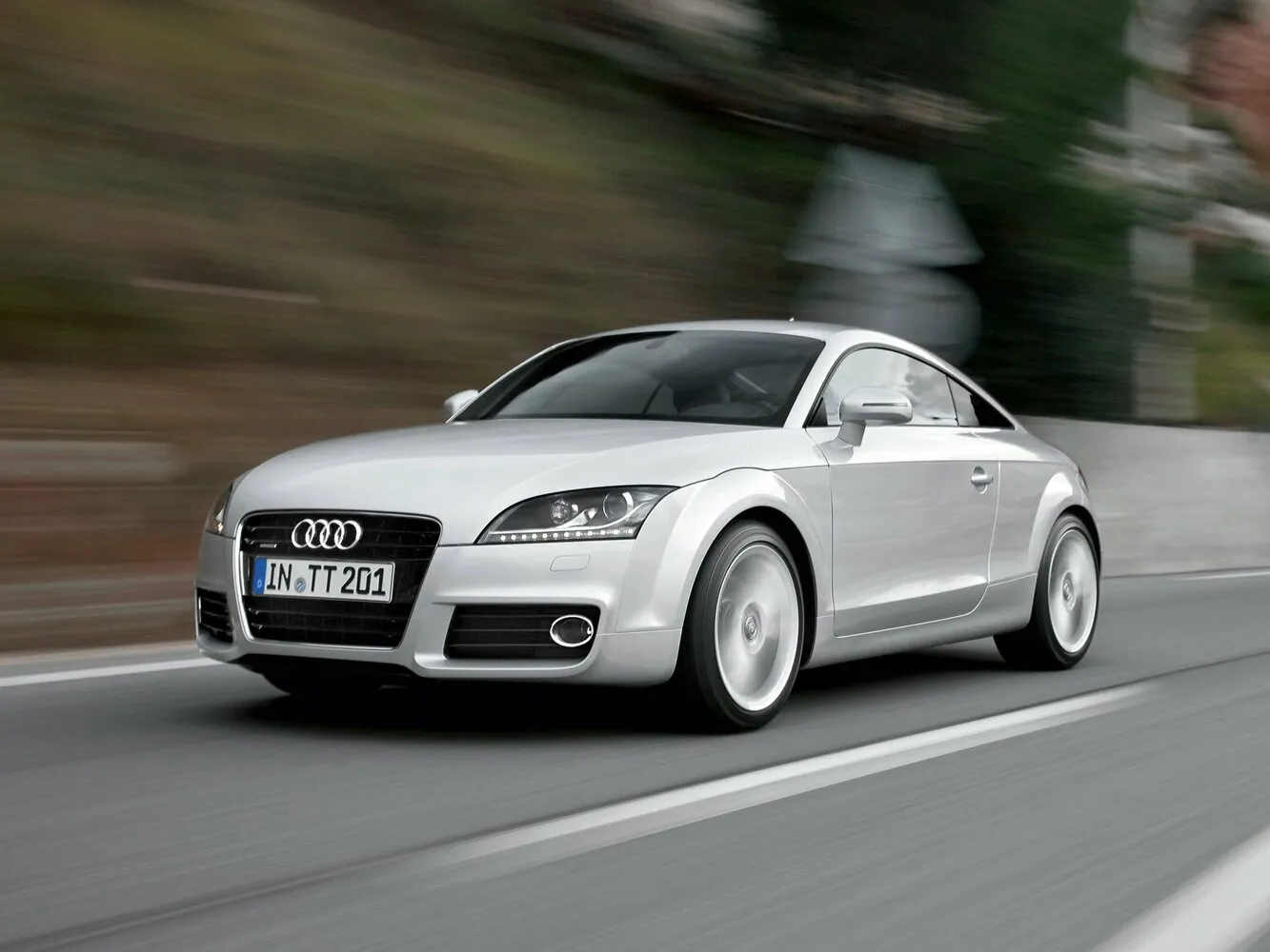 Audi TT 2.0 MT (211 л.с.)