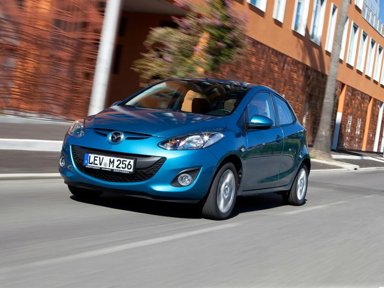 Mazda 2 1.6d MT (95 л.с.)
