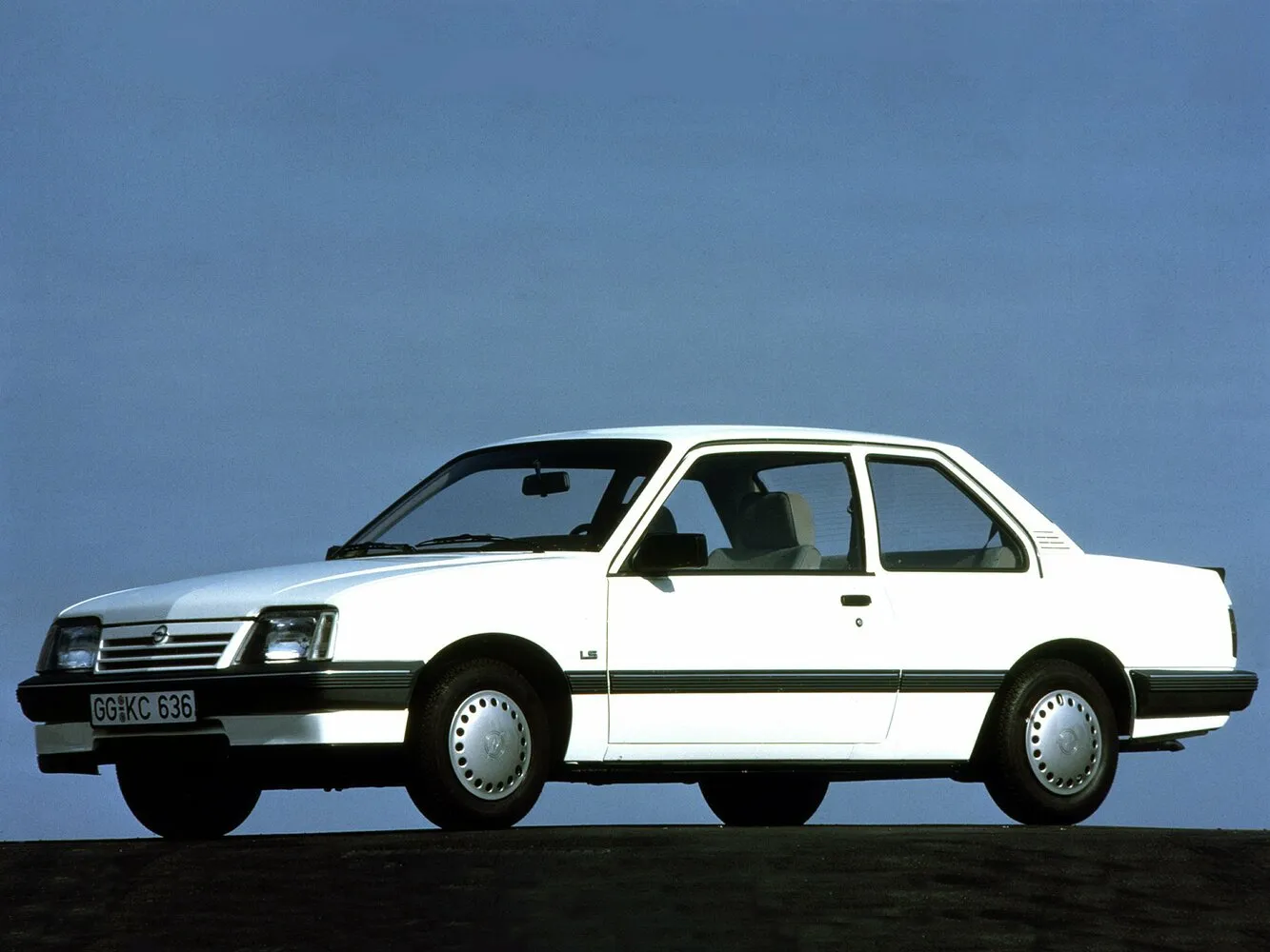 Opel Ascona 1.3 MT (75 л.с.)