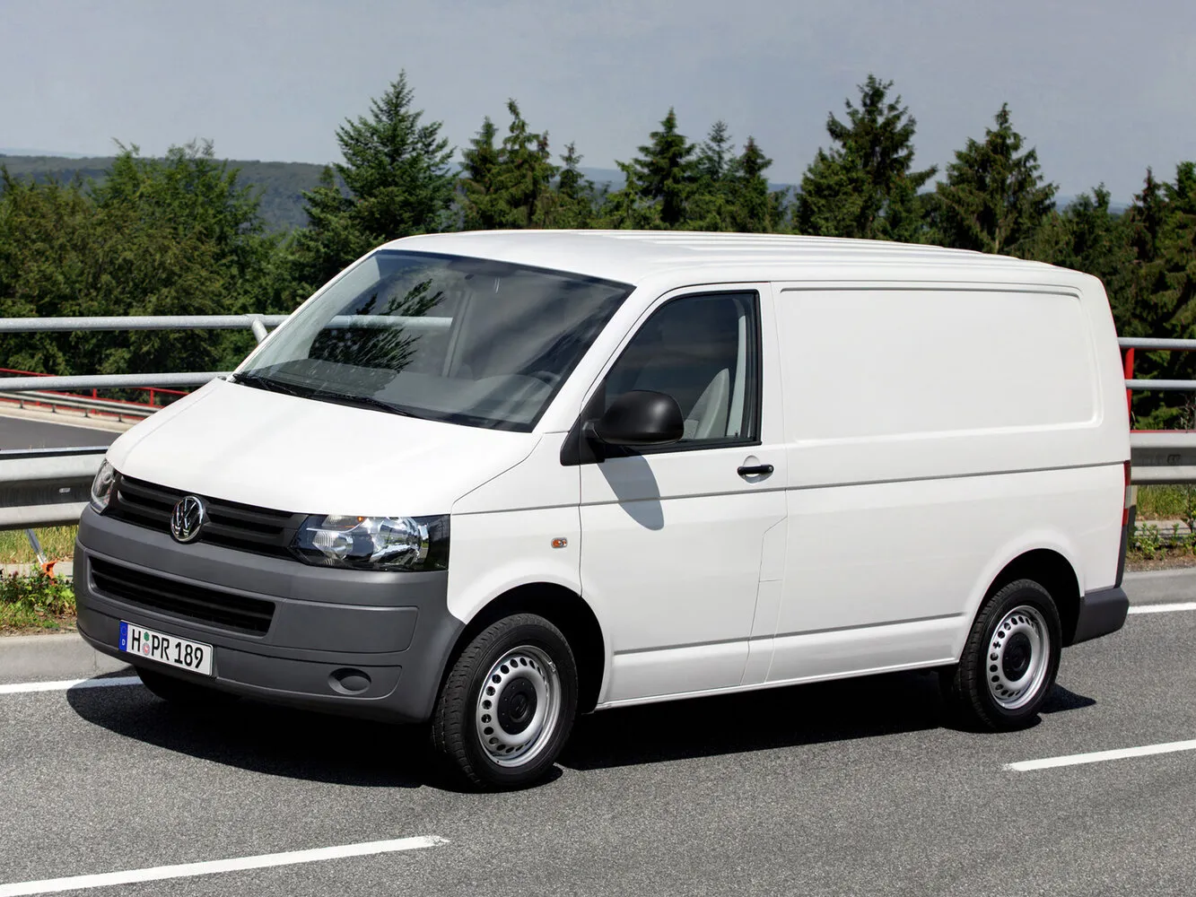 Volkswagen Transporter 2.0d AMT (180 л.с.)
