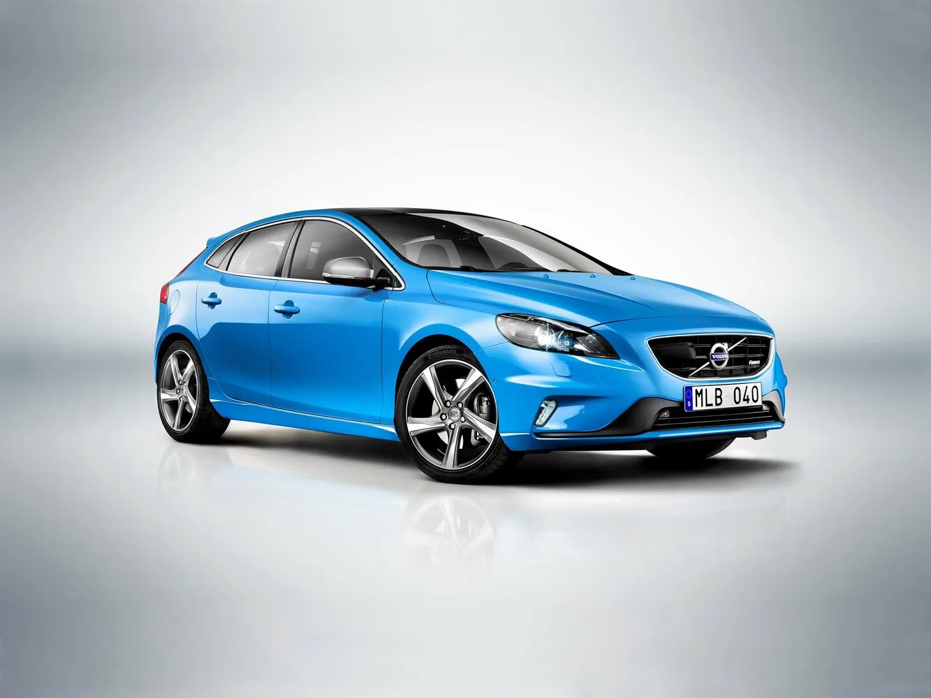 Volvo V40 II