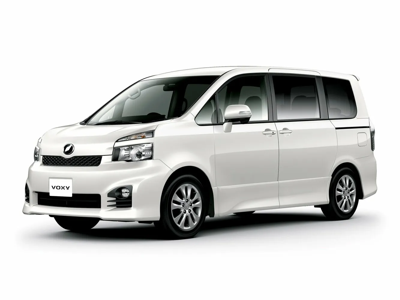 Toyota Voxy II (R70) Рестайлинг