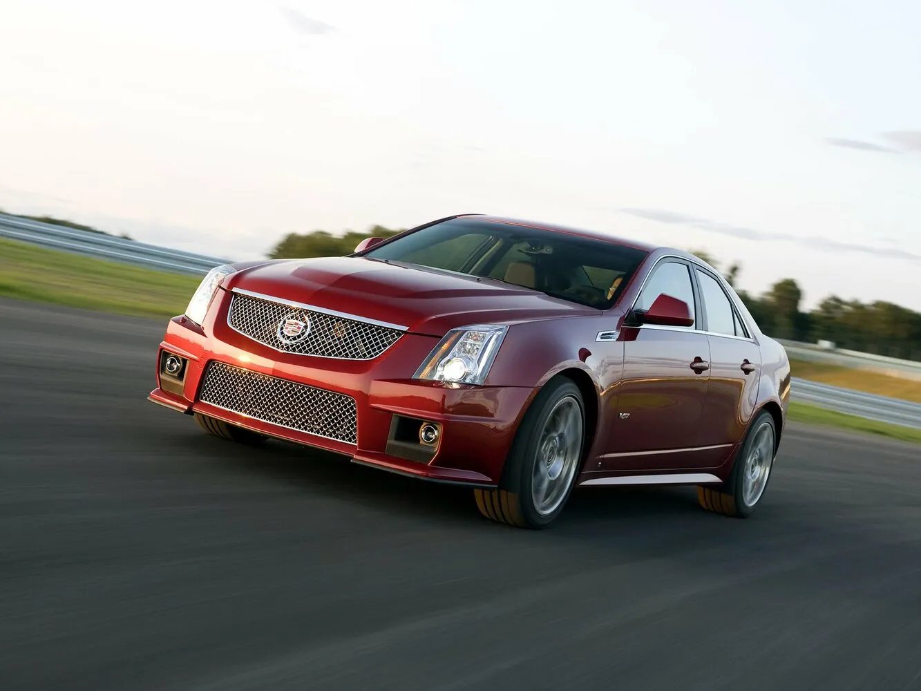 Cadillac CTS-V 6.2 MT (564 л.с.)